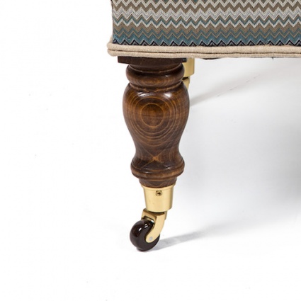 turned_with_castors_1549029672